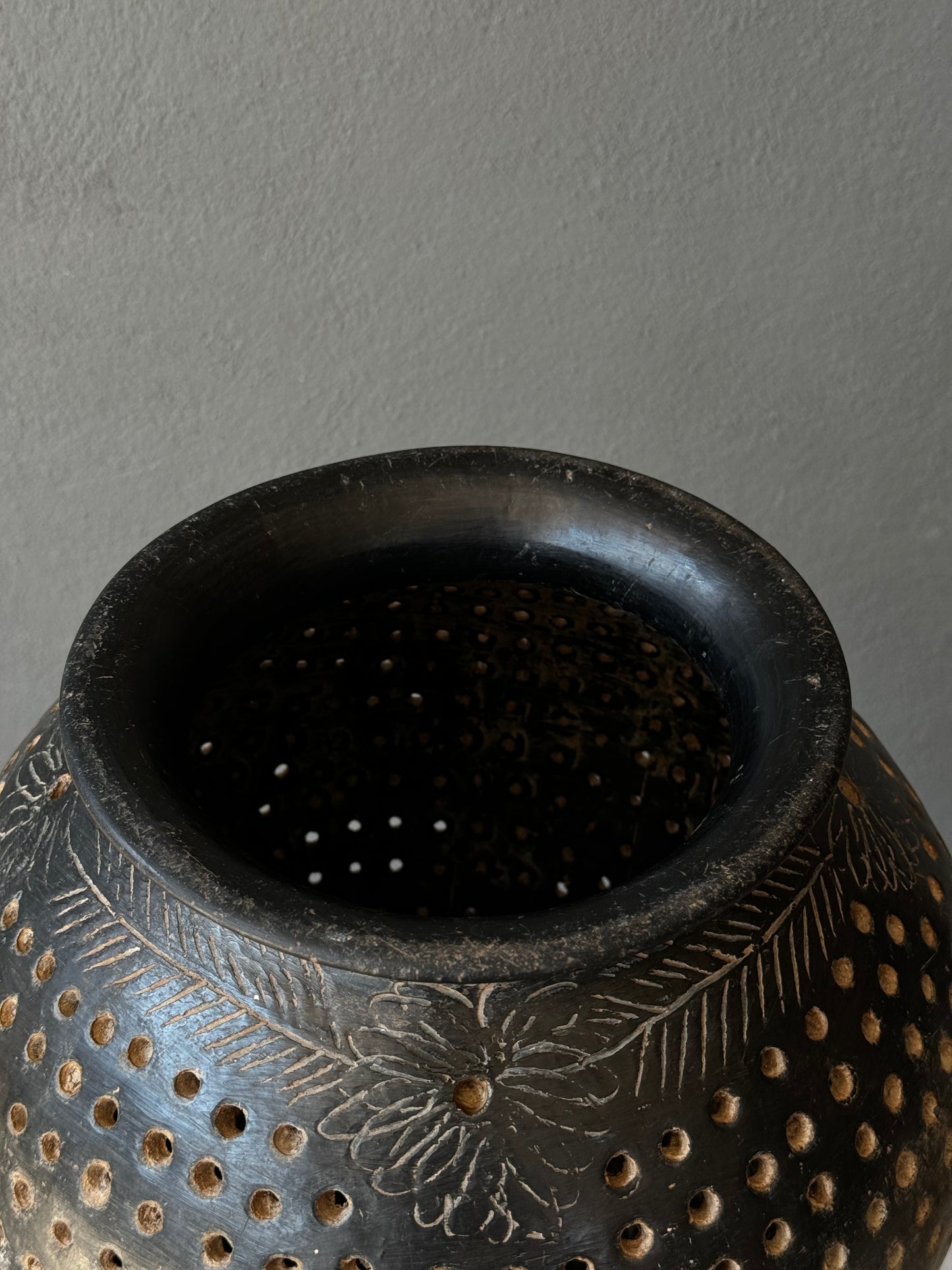 Black Clay Ceramic Stainer From Oaxaca, 1960’s | Pichancha De Cerámica Para Nixtamal, Coyotepec, Oaxaca Años 60’s