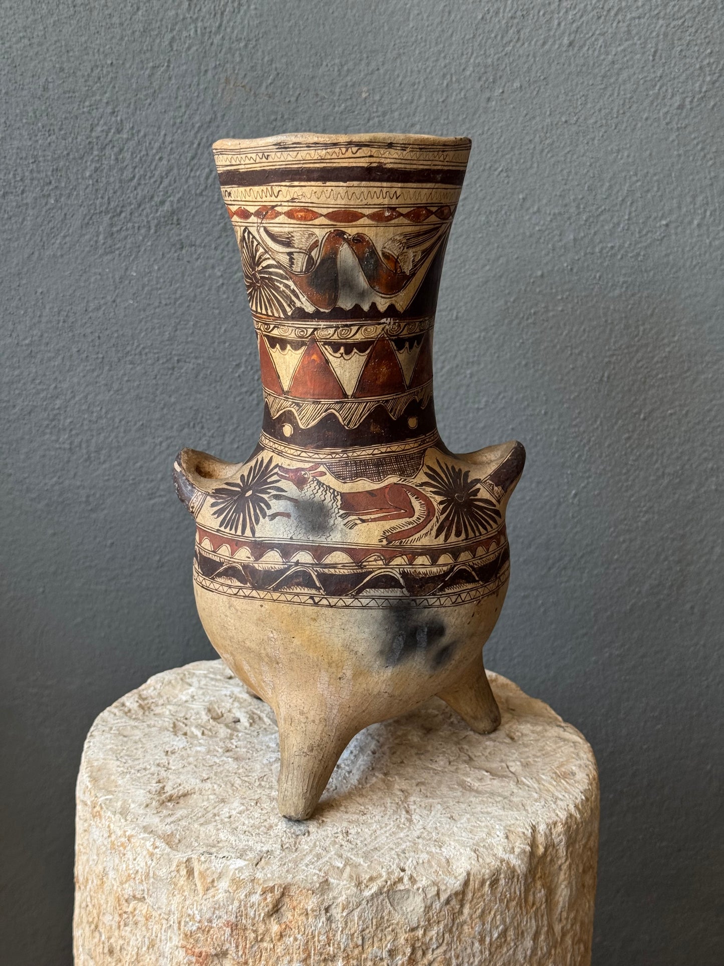 Finely Painted Flower Vase From San Agustin Oapan, Guerrero / Florero De Guerrero