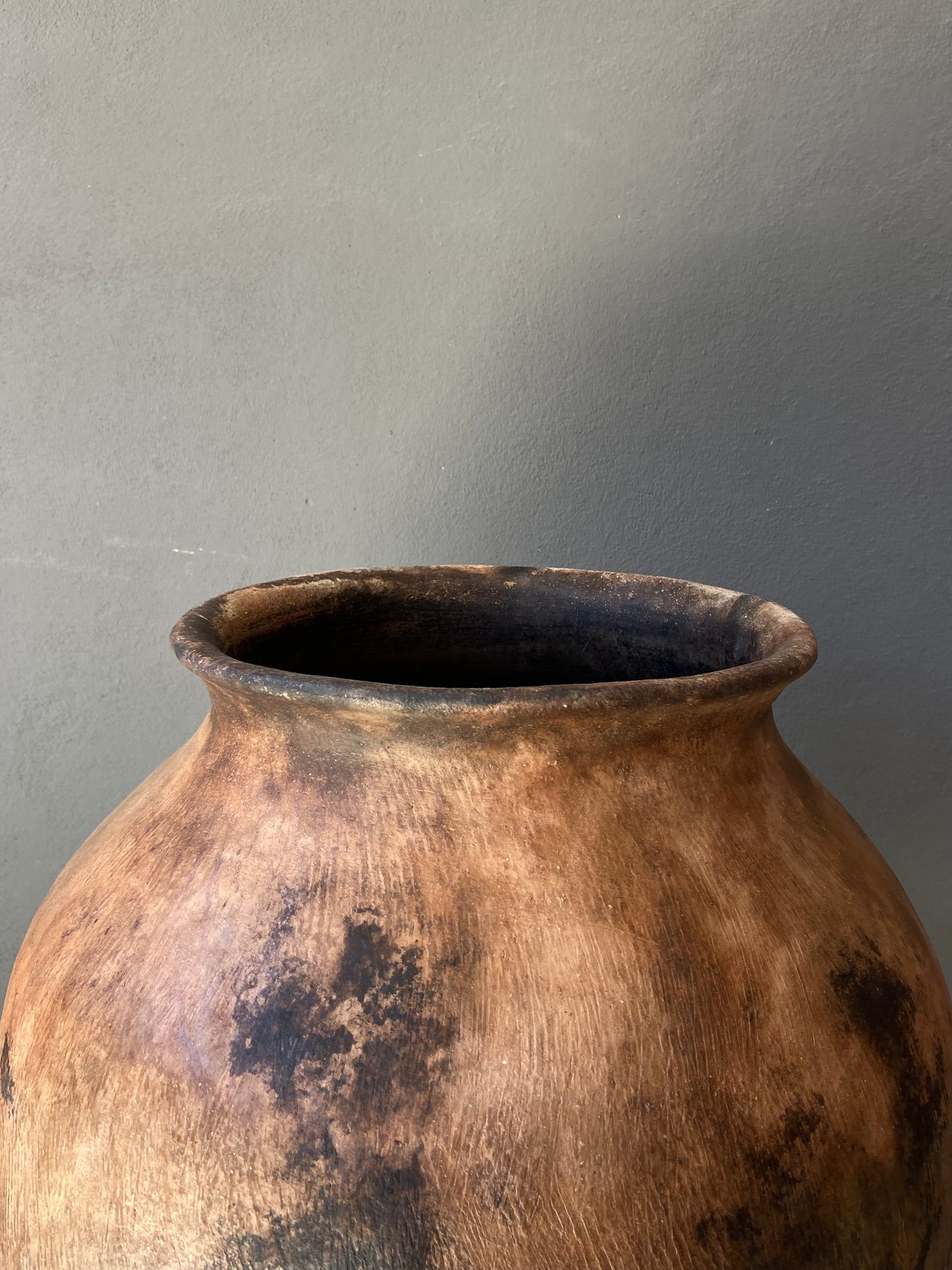 Terracotta Water Pot From Oaxaca / Olla Antigua de Oaxaca