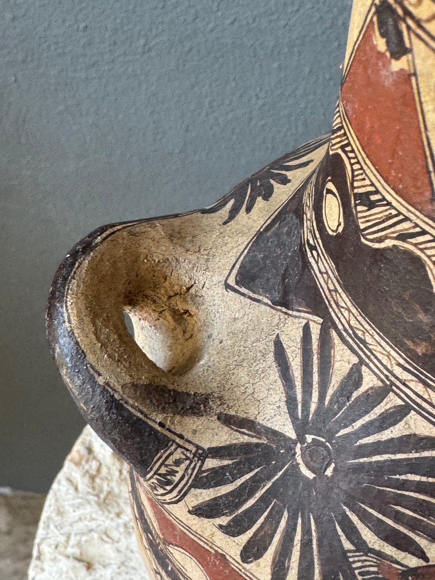 Finely Painted Flower Vase From San Agustin Oapan, Guerrero / Florero De Guerrero