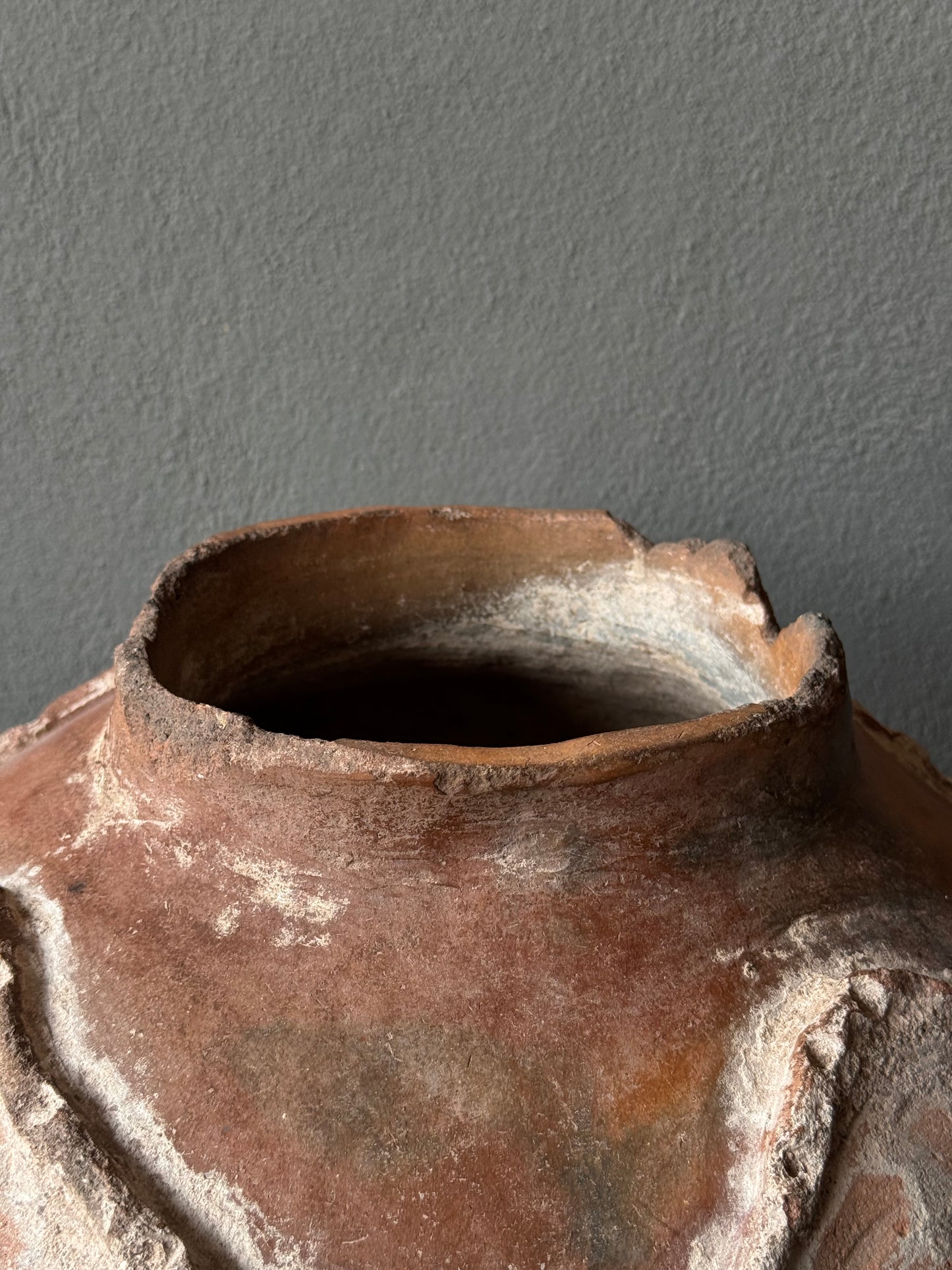 Water Jar From Michoacán / Jarrón Antiguo De Michoacán