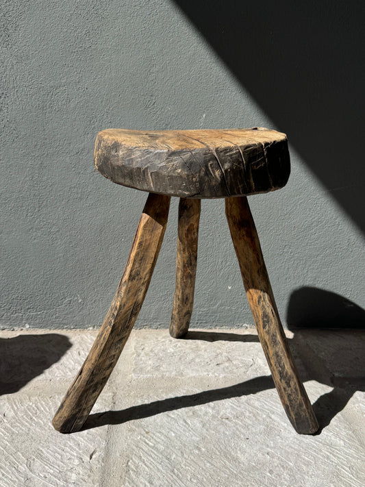 Hand Carved Primitive Stool / Banco Primitivo