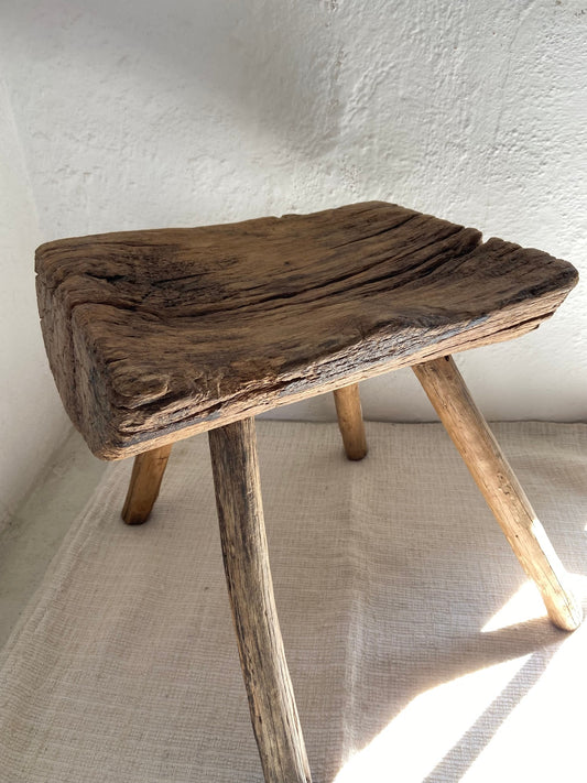 Banco Antiguo Cuatro Patas / Antique Stool