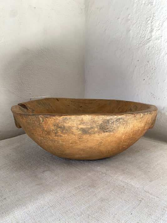 Hand Carved Bowl / Bateo Redonda de Centro